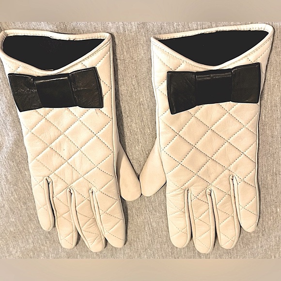 Kate Spade ♠️ Quilted Lamb Leather Gloves Lined Cream Off White Black Bow Winter - Picture 1 of 5